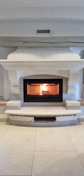 Insert à bois en briques réfractaires à Valbonne