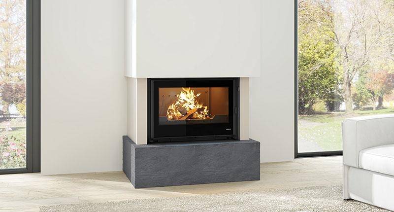 La cheminée avec socle effet ciré noir